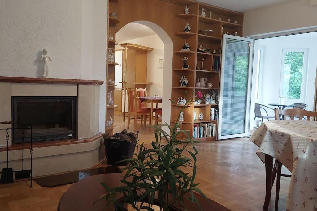 Klasicky Dum, 5 Loznic , 5 Bedrooms, Casa de Férias *