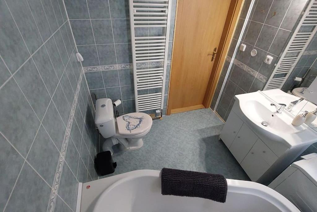 Klasicky Dum, 5 Loznic , 5 Bedrooms, Casa de Férias *