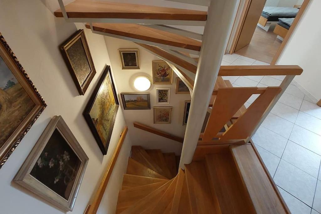 Klasicky Dum, 5 Loznic , 5 Bedrooms, * Praga