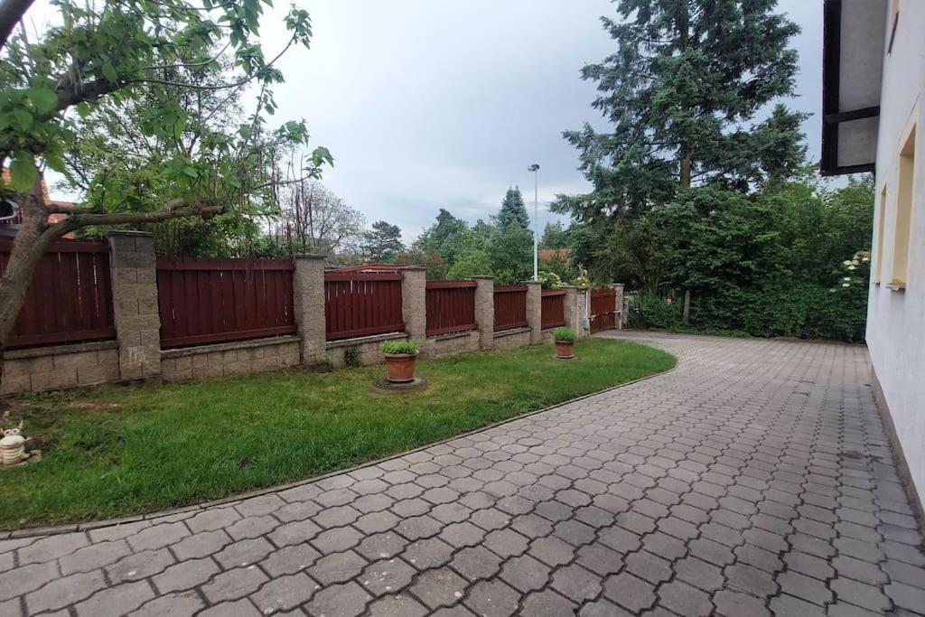 Klasicky Dum, 5 Loznic , 5 Bedrooms, Casa de Férias Praga