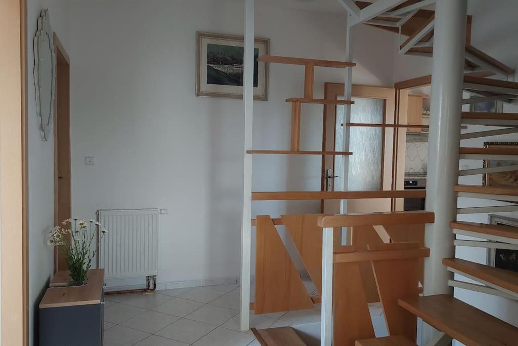Klasicky Dum, 5 Loznic , 5 Bedrooms, Casa de Férias Praga