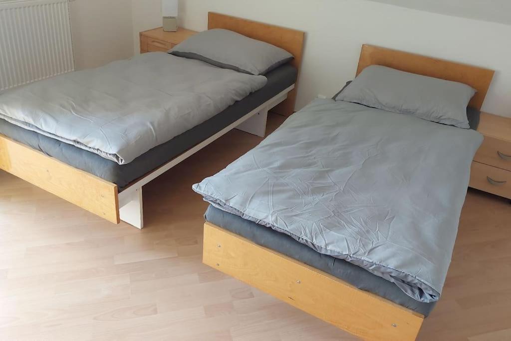 Klasicky Dum, 5 Loznic , 5 Bedrooms, * Praga
