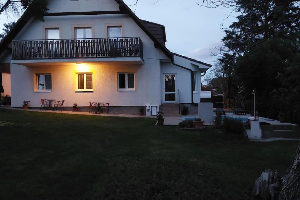 Klasicky Dum, 5 Loznic , 5 Bedrooms, Praga