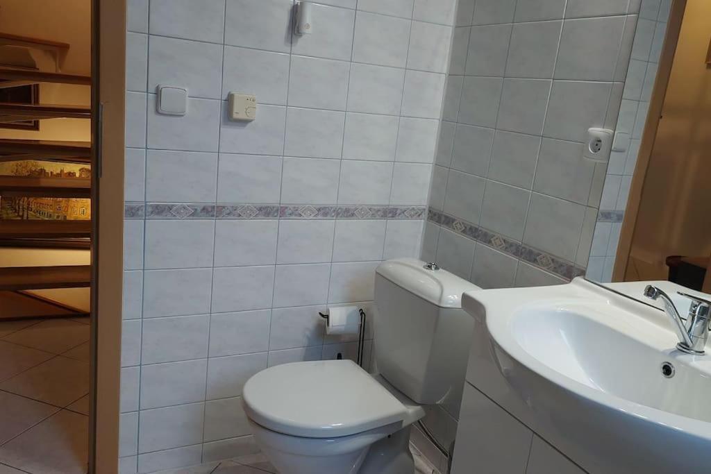 Klasicky Dum, 5 Loznic , 5 Bedrooms, Casa de Férias Praga