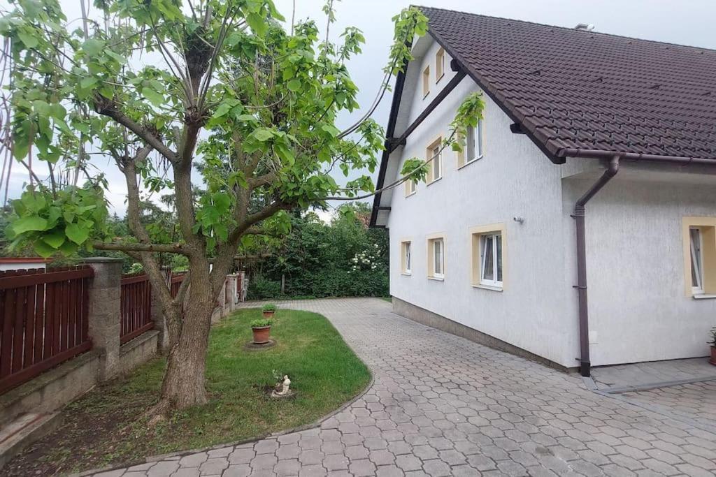 Klasicky Dum, 5 Loznic , 5 Bedrooms, Casa de Férias *